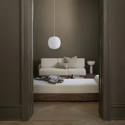 New Works Lantern Hanglamp Large 6 New Works Lantern Hanglamp Large -Lampen 501524 01 3 EnvironmentImage 6b5b6f7e32