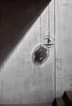 Verpan VP Globe Brushed Alu Plafondlamp -Lampen 514204 01 4 EnvironmentImage 53577d6808