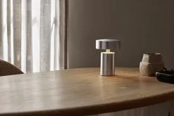 Menu Column Tafellamp Draagbaar -Lampen 567481 01 5 EnvironmentImage 15d1d18922