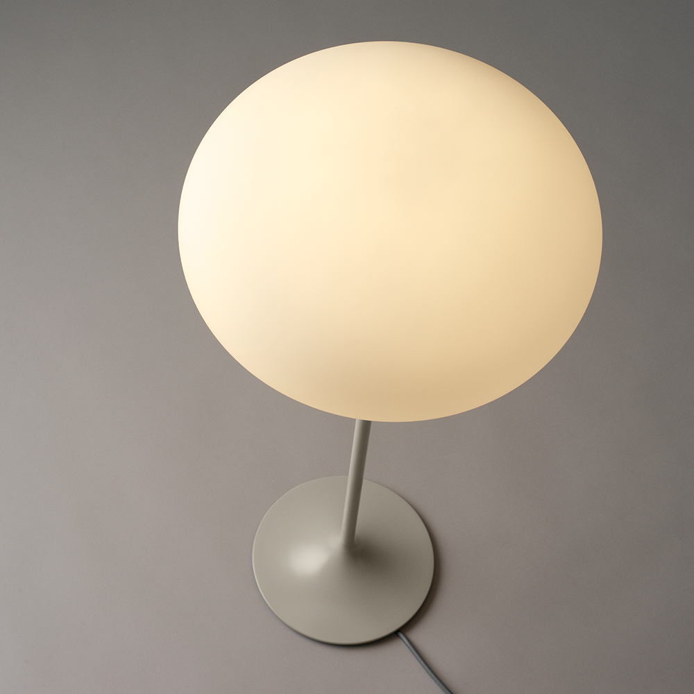 Gubi Stemlite Tafellamp 2 Gubi Stemlite Tafellamp - Afbeelding 2